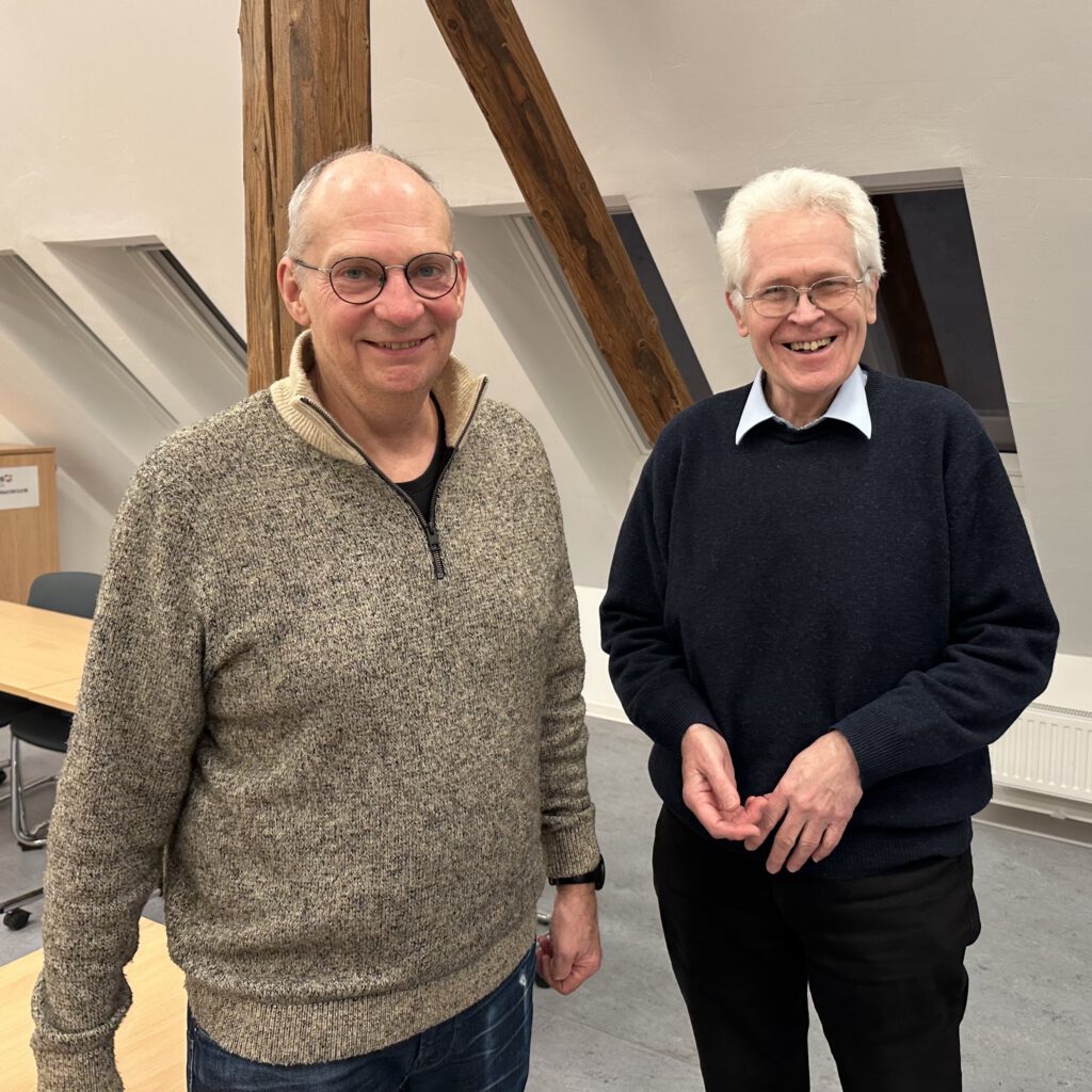 die-vorlaeufigen-Sprecher-Thomas-Behr-links-und-Hans-Juergen-Herr-rechts